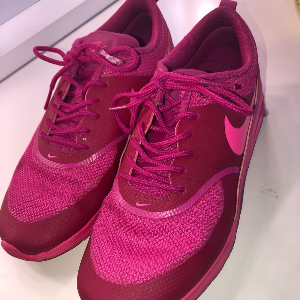 Hot pink Nike’s